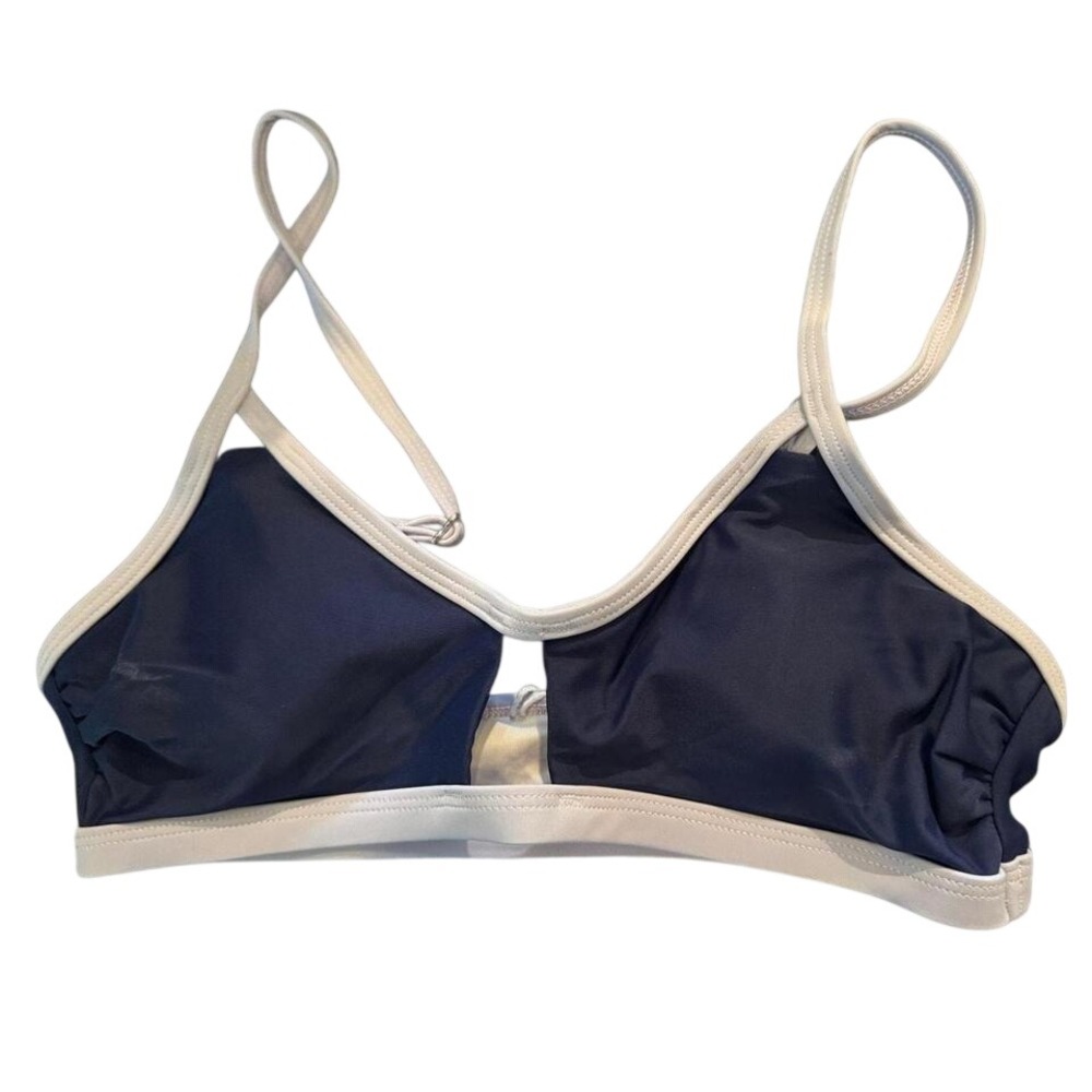 Cupshe Navy Blue Lavender Trim Bikini Top XS New‎